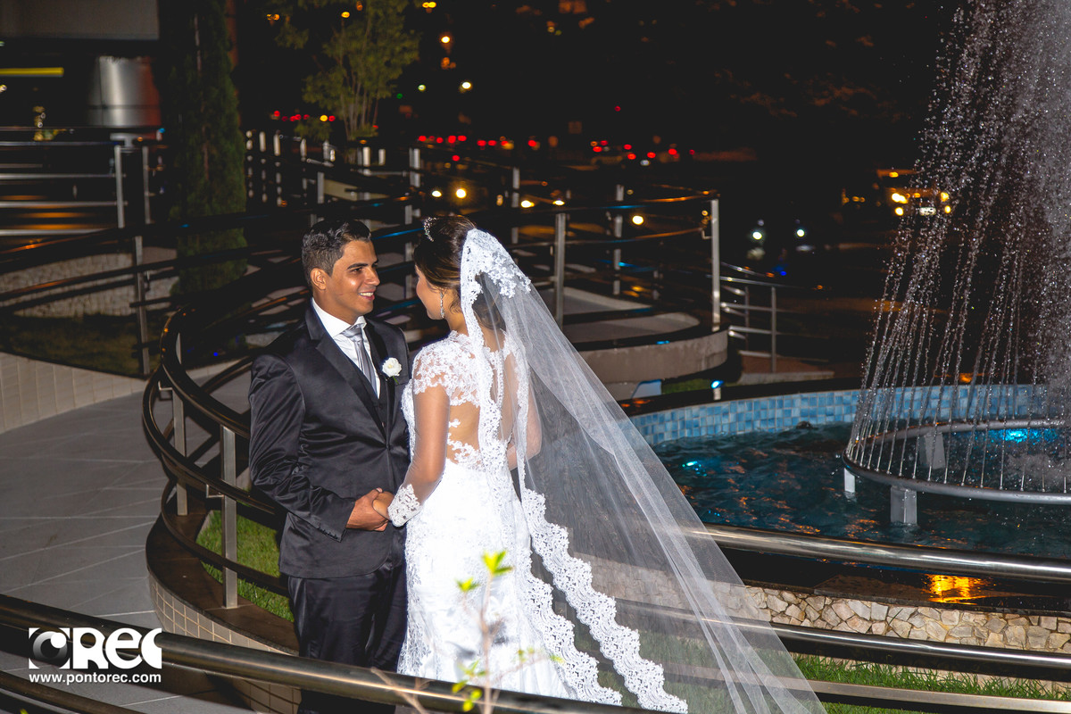 noiva, vestido de noiva, assesorio noiva, wedding, casamento, fotografo de casamento, video de casamento, ponto rec foto e cinema, emoção de casamento, noiva no altar, fotografo de casamento campo grande ms