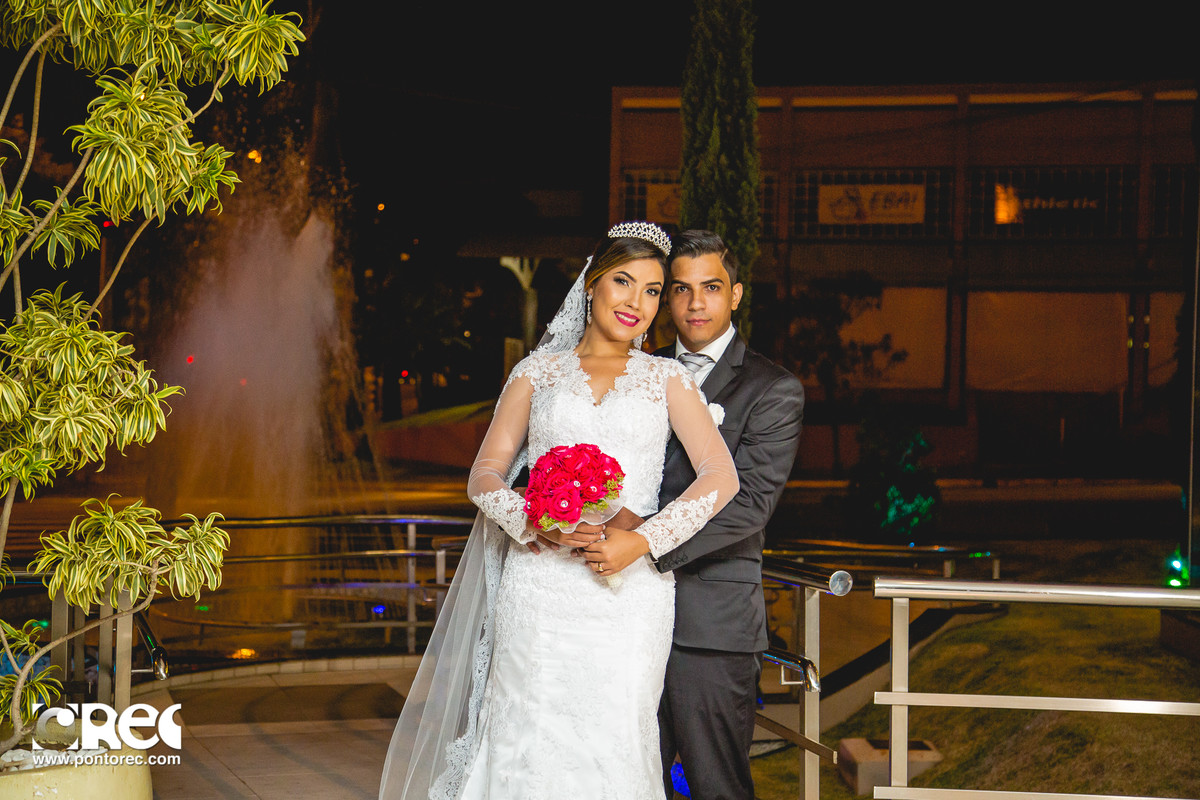 noiva, vestido de noiva, assesorio noiva, wedding, casamento, fotografo de casamento, video de casamento, ponto rec foto e cinema, emoção de casamento, noiva no altar, fotografo de casamento campo grande ms