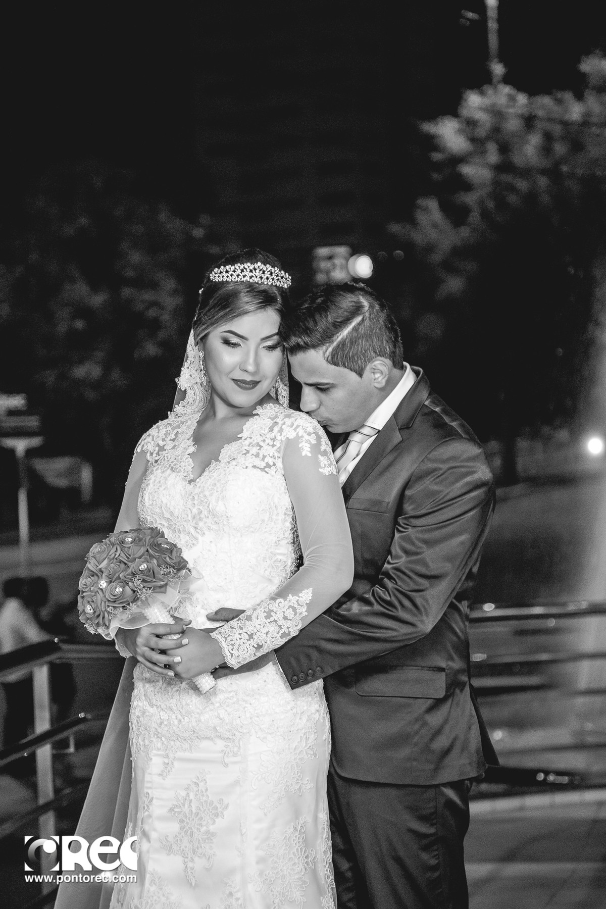 noiva, vestido de noiva, assesorio noiva, wedding, casamento, fotografo de casamento, video de casamento, ponto rec foto e cinema, emoção de casamento, noiva no altar, fotografo de casamento campo grande ms