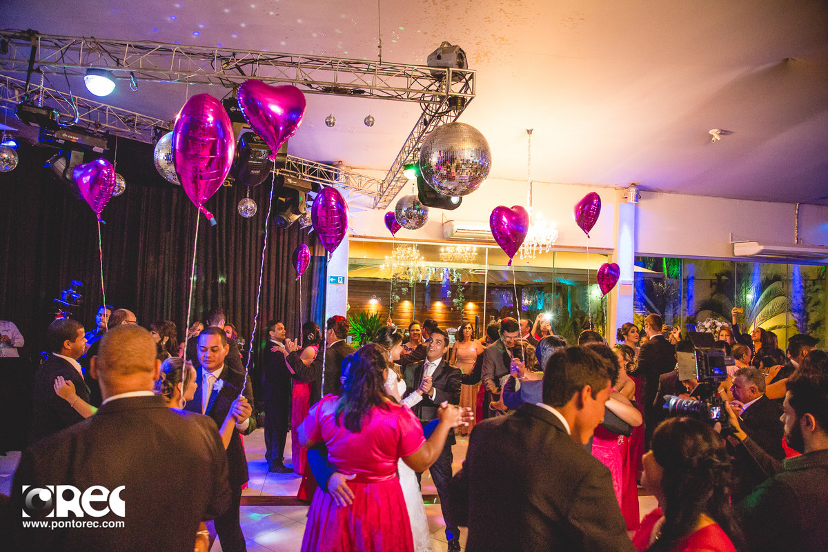 noiva, vestido de noiva, assesorio noiva, wedding, casamento, fotografo de casamento, video de casamento, ponto rec foto e cinema, emoção de casamento, noiva no altar, fotografo de casamento campo grande ms