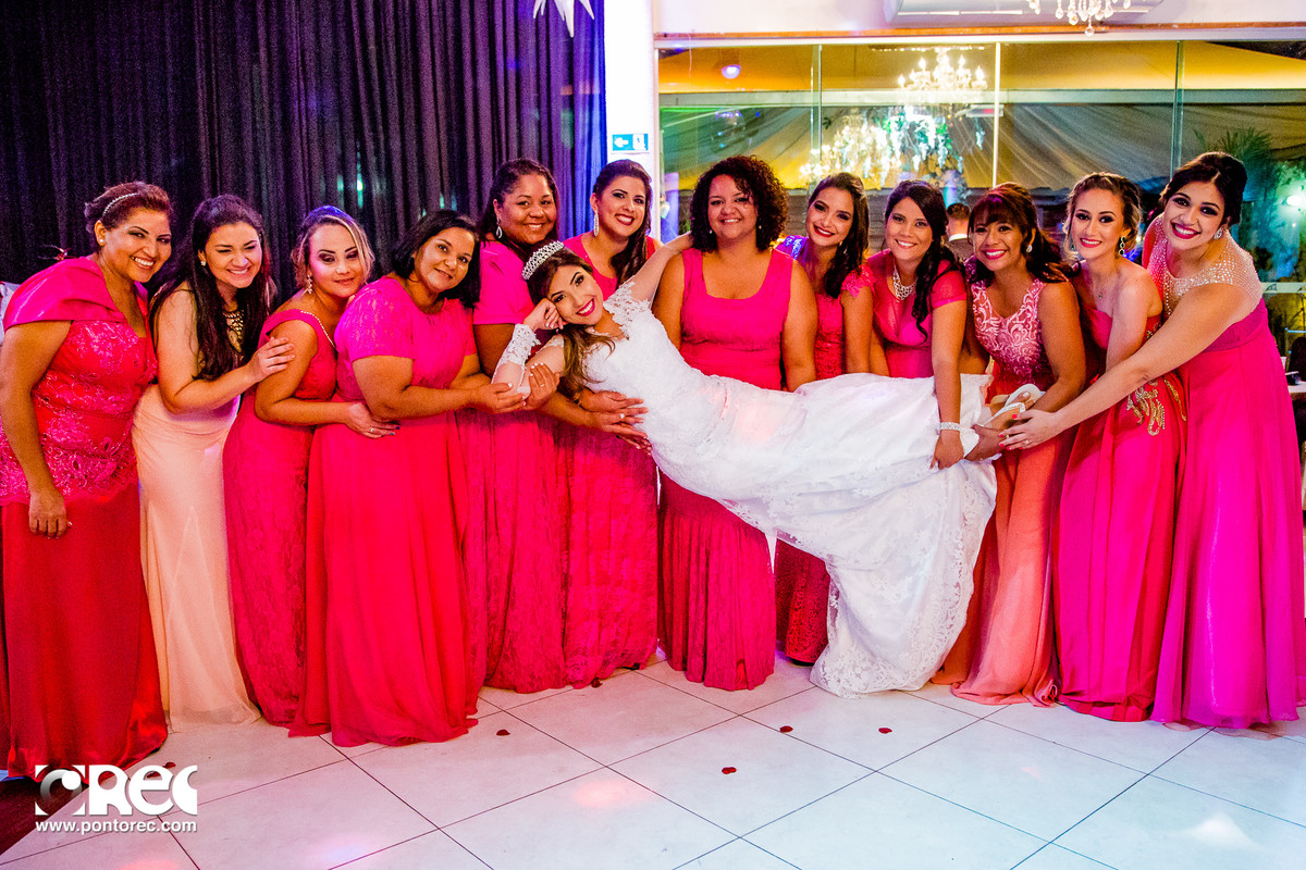 noiva, vestido de noiva, assesorio noiva, wedding, casamento, fotografo de casamento, video de casamento, ponto rec foto e cinema, emoção de casamento, noiva no altar, fotografo de casamento campo grande ms