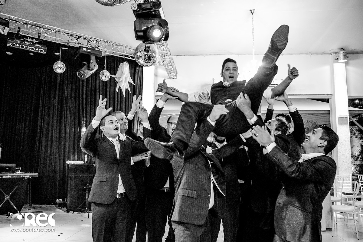 noiva, vestido de noiva, assesorio noiva, wedding, casamento, fotografo de casamento, video de casamento, ponto rec foto e cinema, emoção de casamento, noiva no altar, fotografo de casamento campo grande ms