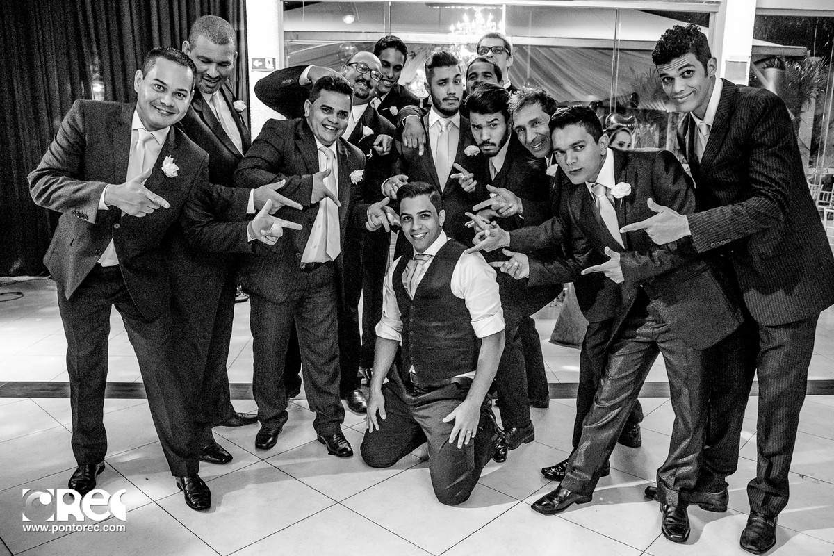 noiva, vestido de noiva, assesorio noiva, wedding, casamento, fotografo de casamento, video de casamento, ponto rec foto e cinema, emoção de casamento, noiva no altar, fotografo de casamento campo grande ms