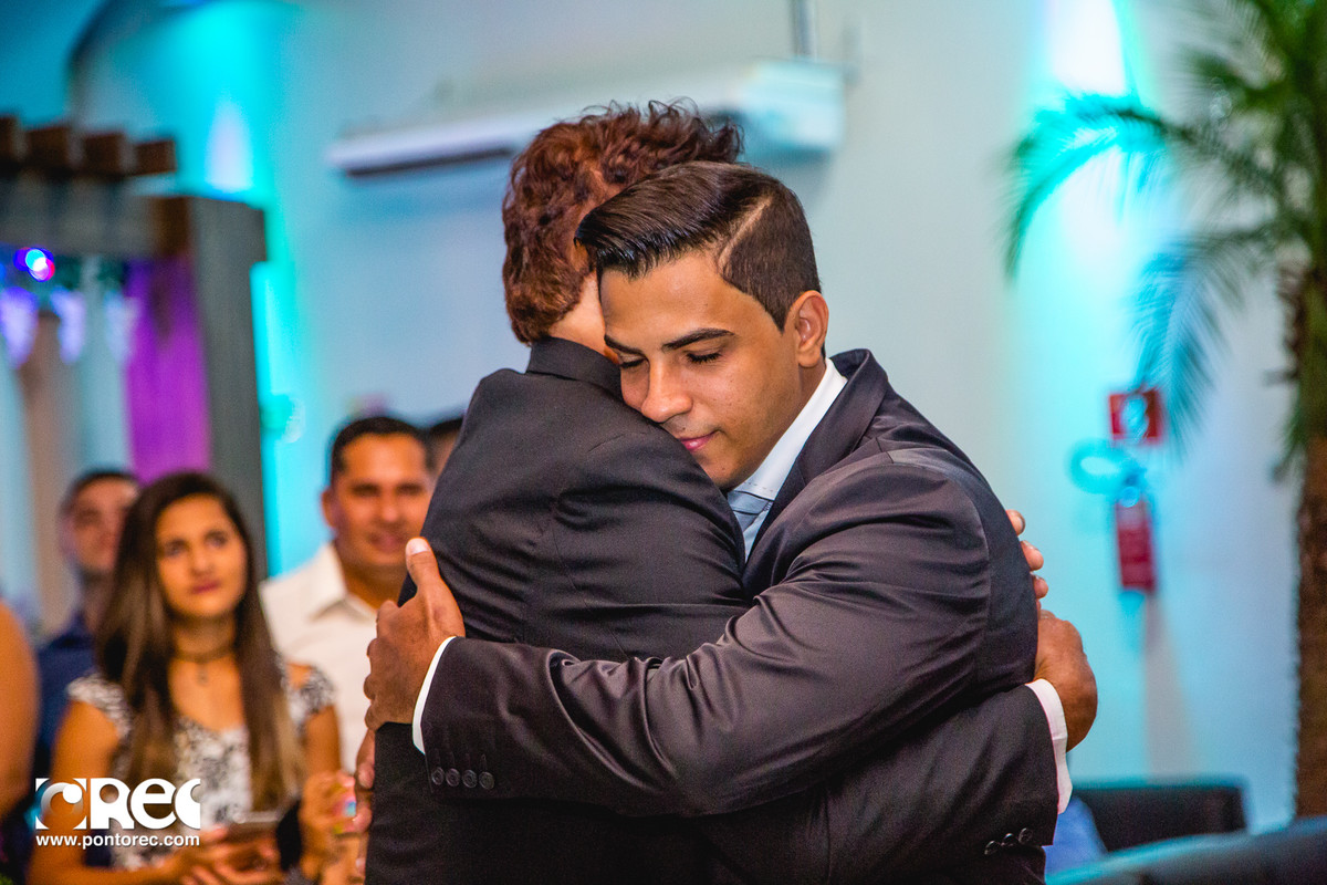 noiva, vestido de noiva, assesorio noiva, wedding, casamento, fotografo de casamento, video de casamento, ponto rec foto e cinema, emoção de casamento, noiva no altar