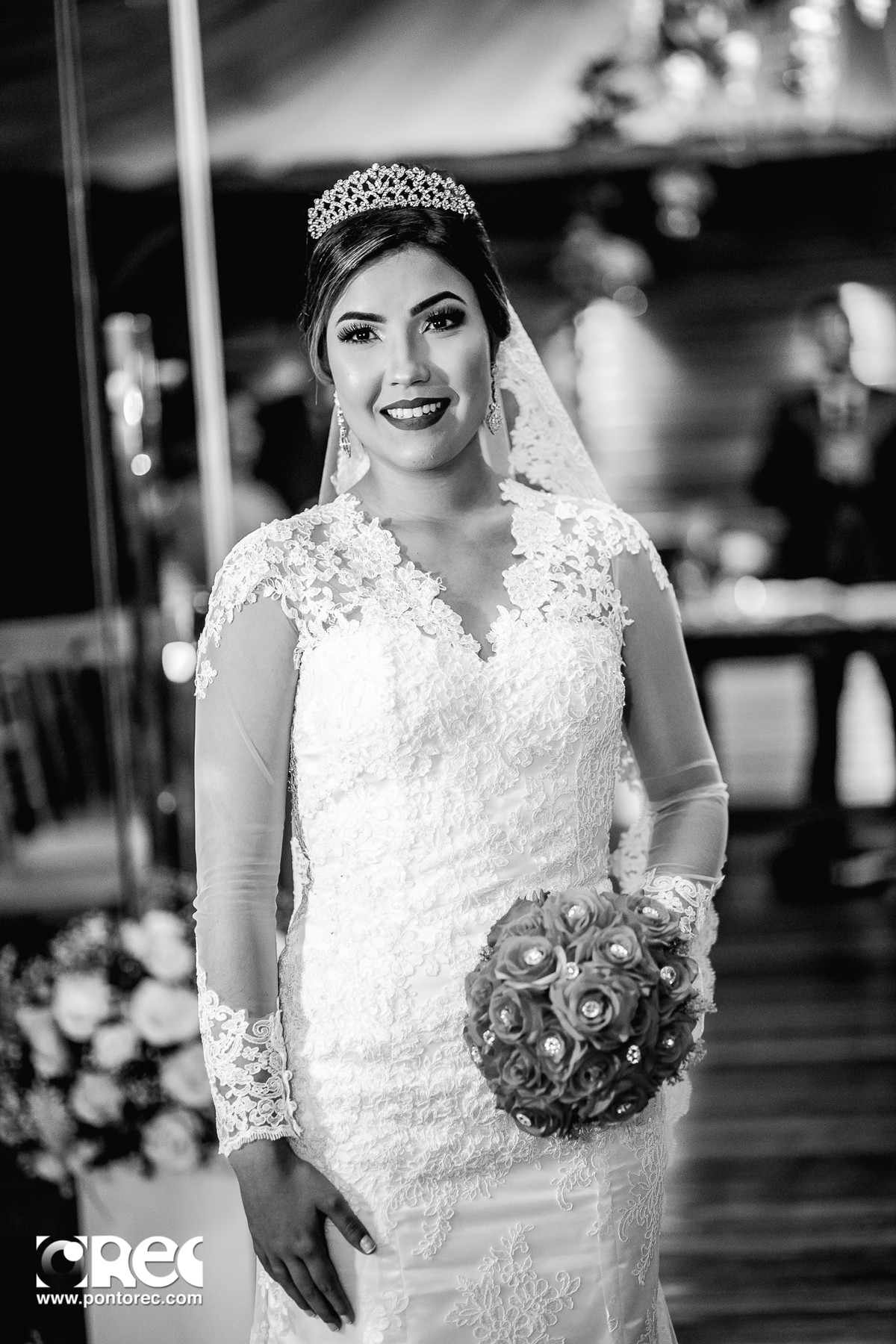 noiva, vestido de noiva, assesorio noiva, wedding, casamento, fotografo de casamento, video de casamento, ponto rec foto e cinema, emoção de casamento, noiva no altar