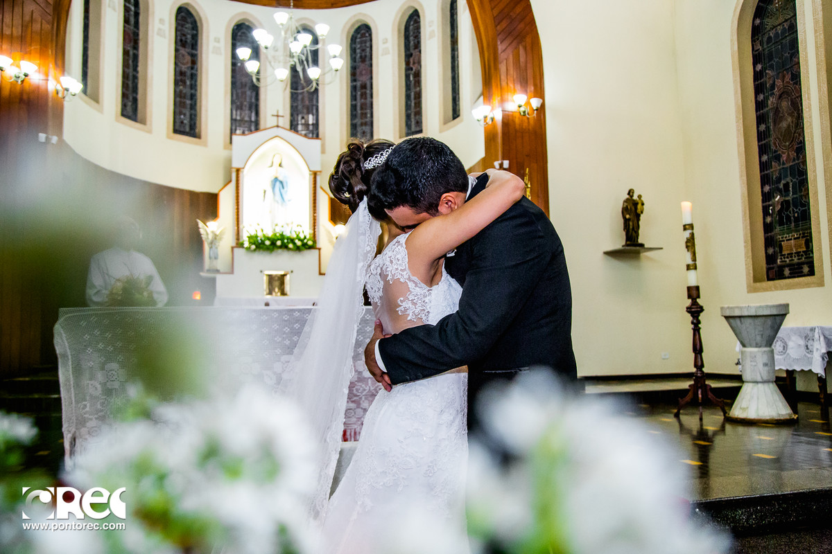 noiva, casamento igreja, fotografo de casamento, fotografia, foto de casal, bride, wedding, mini wedding, daminha, florista, aliança