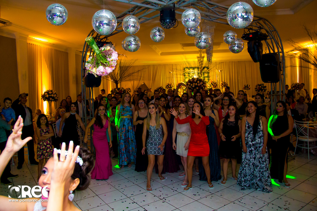 noiva, casamento igreja, fotografo de casamento, fotografia, foto de casal, bride, wedding, mini wedding, daminha, florista, aliança