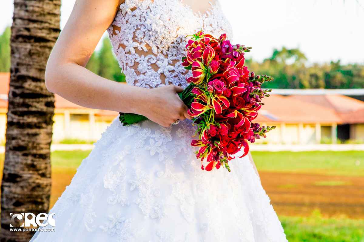 noiva, noivado, buque, por do sol, acessorios noiva, vestido de noiva, fotografia de casamento, fotografo de casamento, campo grande, editorial