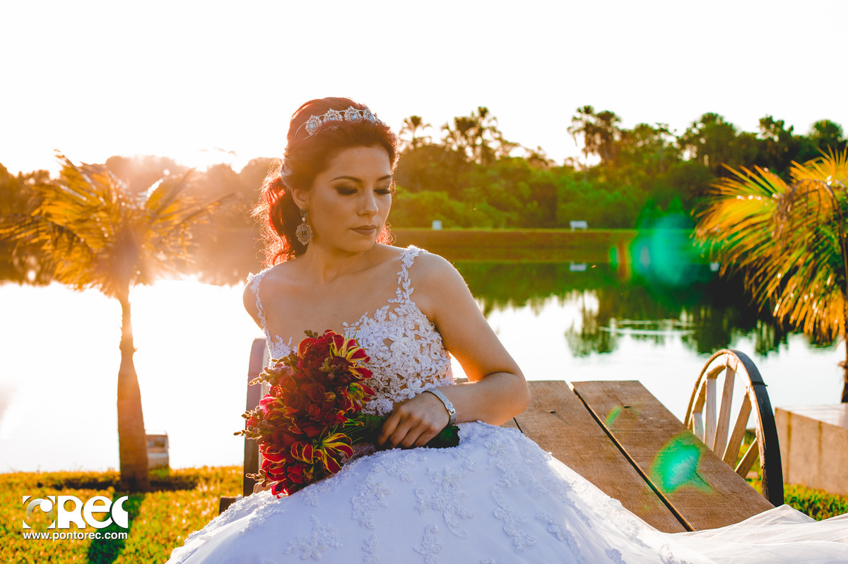 noiva, noivado, buque, por do sol, acessorios noiva, vestido de noiva, fotografia de casamento, fotografo de casamento, campo grande, editorial