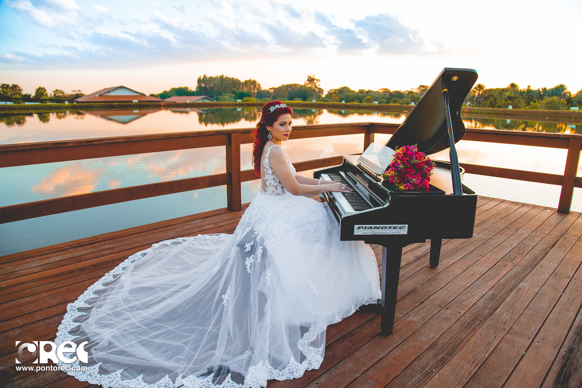 noiva, noivado, buque, por do sol, acessorios noiva, vestido de noiva, fotografia de casamento, fotografo de casamento, campo grande, editorial