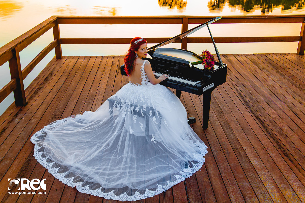 noiva, noivado, buque, por do sol, acessorios noiva, vestido de noiva, fotografia de casamento, fotografo de casamento, campo grande, editorial