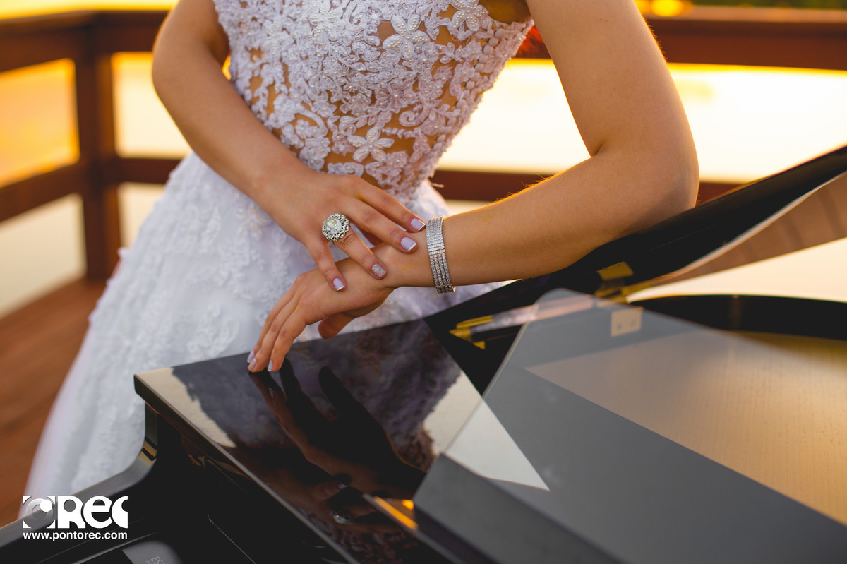 noiva, noivado, buque, por do sol, acessorios noiva, vestido de noiva, fotografia de casamento, fotografo de casamento, campo grande, editorial