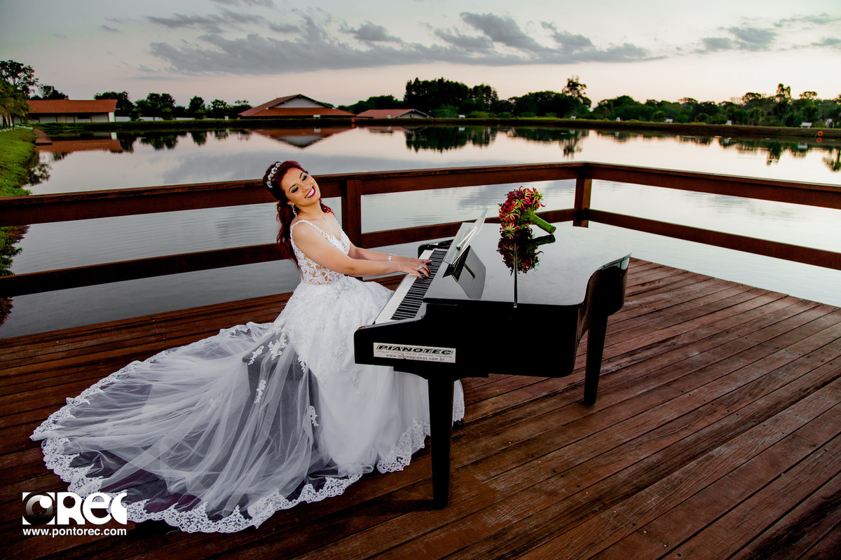 noiva, noivado, buque, por do sol, acessorios noiva, vestido de noiva, fotografia de casamento, fotografo de casamento, campo grande, editorial