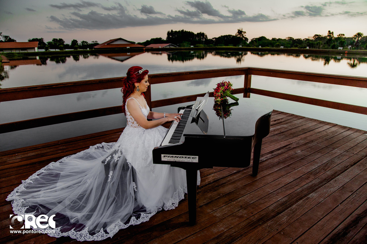 noiva, noivado, buque, por do sol, acessorios noiva, vestido de noiva, fotografia de casamento, fotografo de casamento, campo grande, editorial