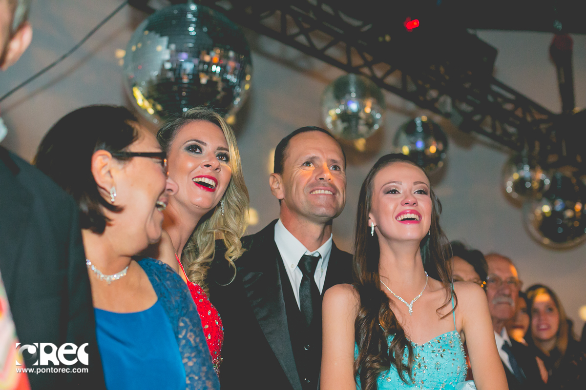 15 anos, festa de 15 anos, campo grande, fotografo campo grande, fotografia de casamento, pontorec, ponto rec producoes, fotografia campo grande ms, decoracao, romeu e julieta campo grande, decoracao festa, fogos, emocao, choro, alegria,