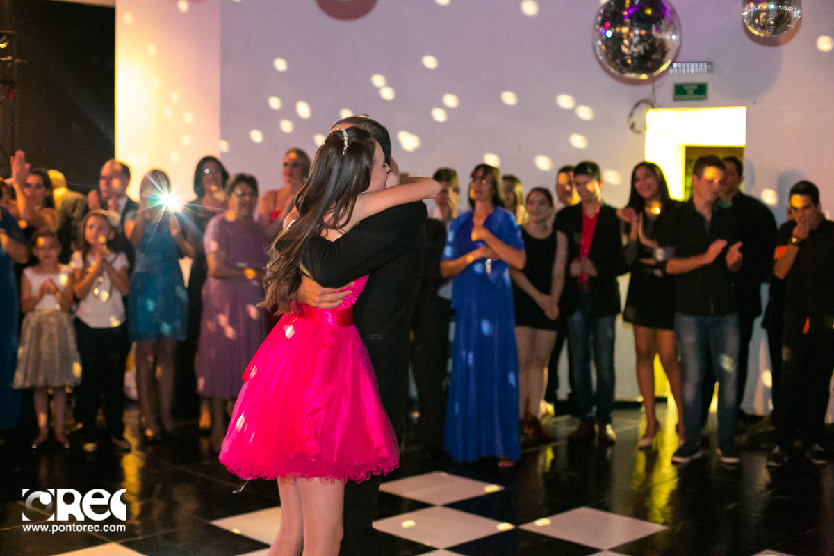 15 anos, festa de 15 anos, campo grande, fotografo campo grande, fotografia de casamento, pontorec, ponto rec producoes, fotografia campo grande ms, decoracao, romeu e julieta campo grande, decoracao festa, fogos, emocao, choro, alegria,