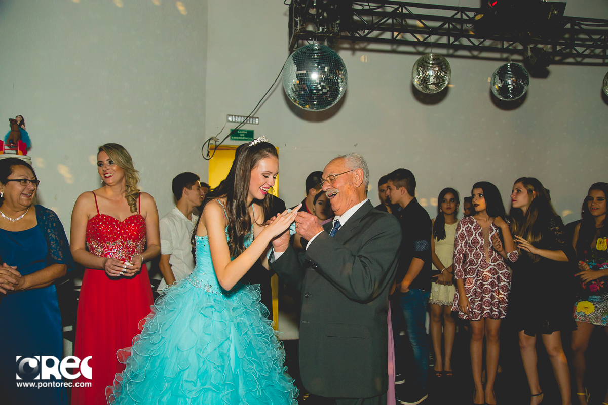 15 anos, festa de 15 anos, campo grande, fotografo campo grande, fotografia de casamento, pontorec, ponto rec producoes, fotografia campo grande ms, decoracao, romeu e julieta campo grande, decoracao festa, fogos, emocao, choro, alegria,