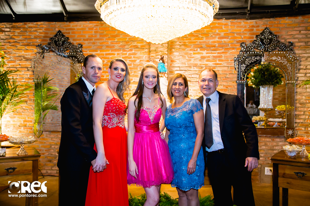 15 anos, festa de 15 anos, campo grande, fotografo campo grande, fotografia de casamento, pontorec, ponto rec producoes, fotografia campo grande ms, decoracao, romeu e julieta campo grande, decoracao festa, fogos, emocao, choro, alegria, brinde, vestido d