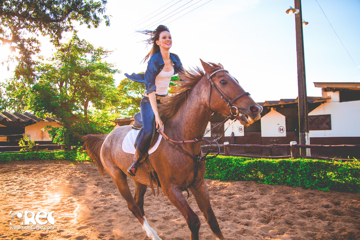 debutante, 15 anos, ensaio 15 anos, bruna 15 anos, hipismo, hipica, ensaio na hipica, aniversario 15 anos, ponto rec, fotos de 15 anos, ensaio fotografico 15 anos