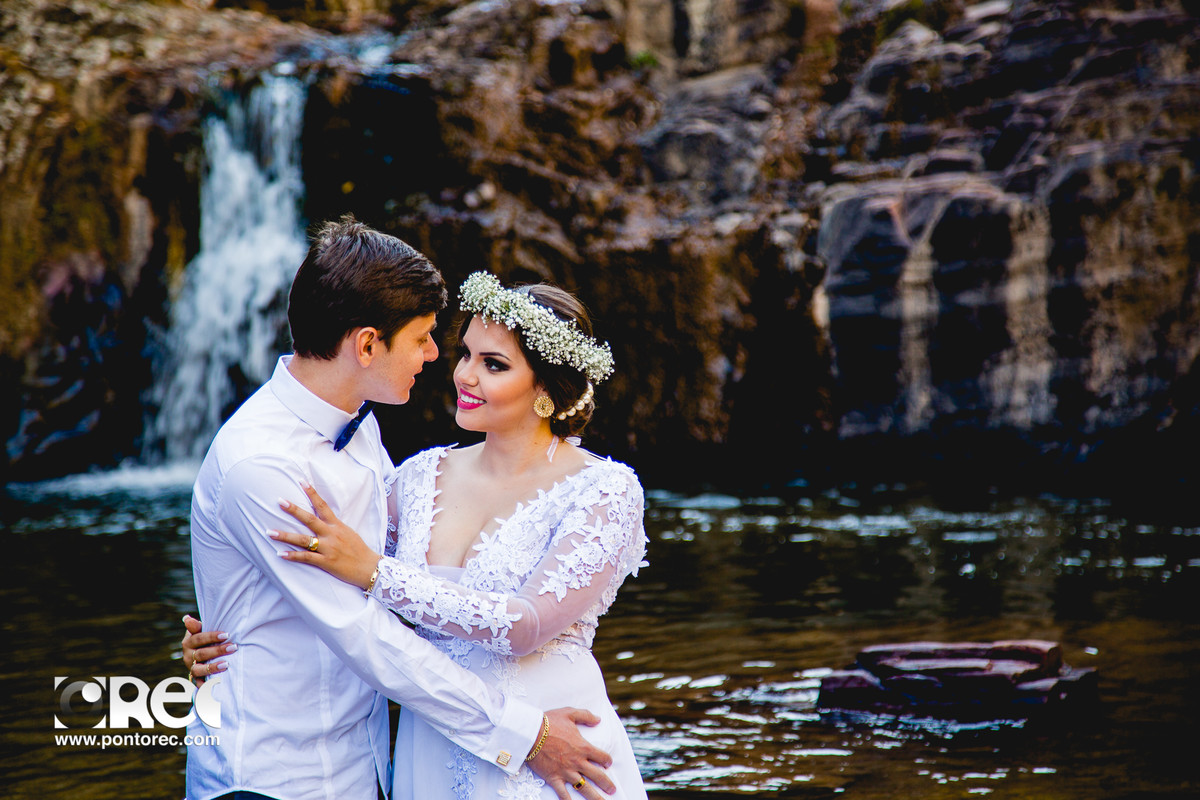 trash de dress, pirenopolis, goias, goiania, fotografia, fotografo de casamento, fotografo, fotografia de casamento, pre casamento, casamento com estilo, instalove,, cachoeira, por do sol