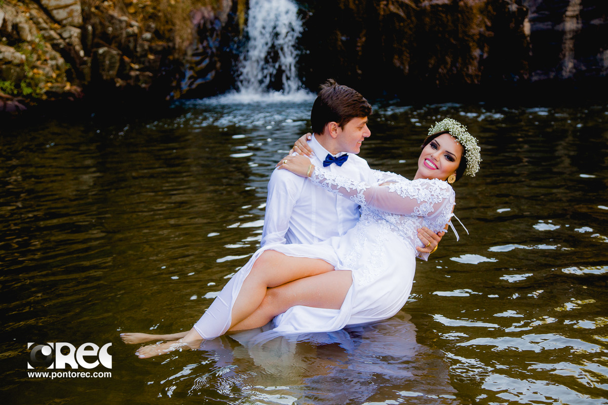 trash de dress, pirenopolis, goias, goiania, fotografia, fotografo de casamento, fotografo, fotografia de casamento, pre casamento, casamento com estilo, instalove,, cachoeira, por do sol
