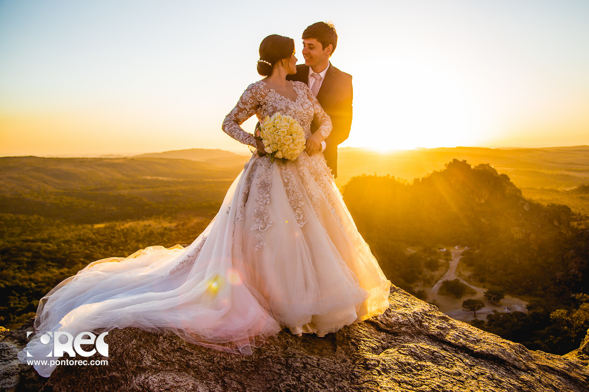 trash de dress, pirenopolis, goias, goiania, fotografia, fotografo de casamento, fotografo, fotografia de casamento, pre casamento, casamento com estilo, instalove,, cachoeira, por do sol