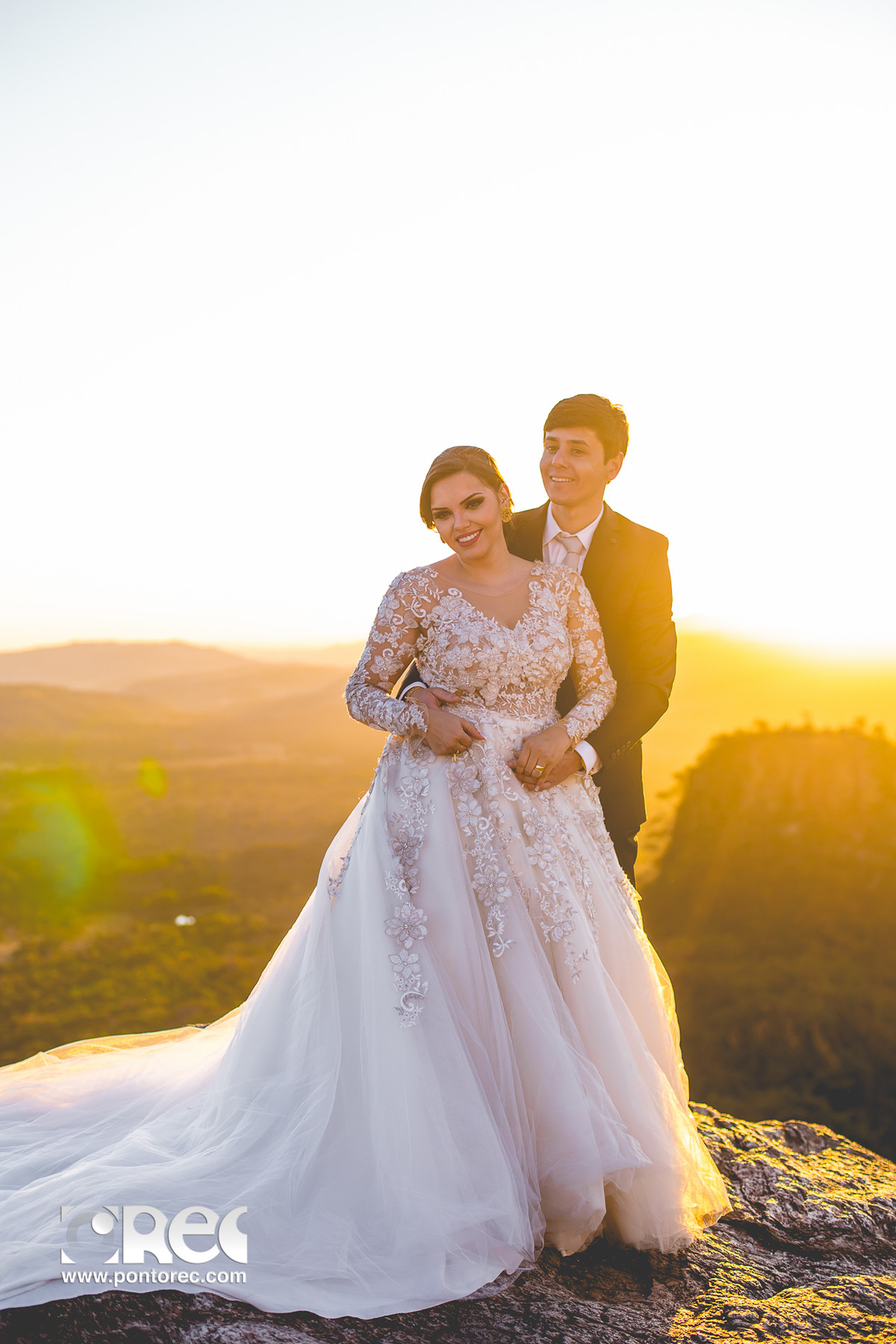trash de dress, pirenopolis, goias, goiania, fotografia, fotografo de casamento, fotografo, fotografia de casamento, pre casamento, casamento com estilo, instalove,, cachoeira, por do sol
