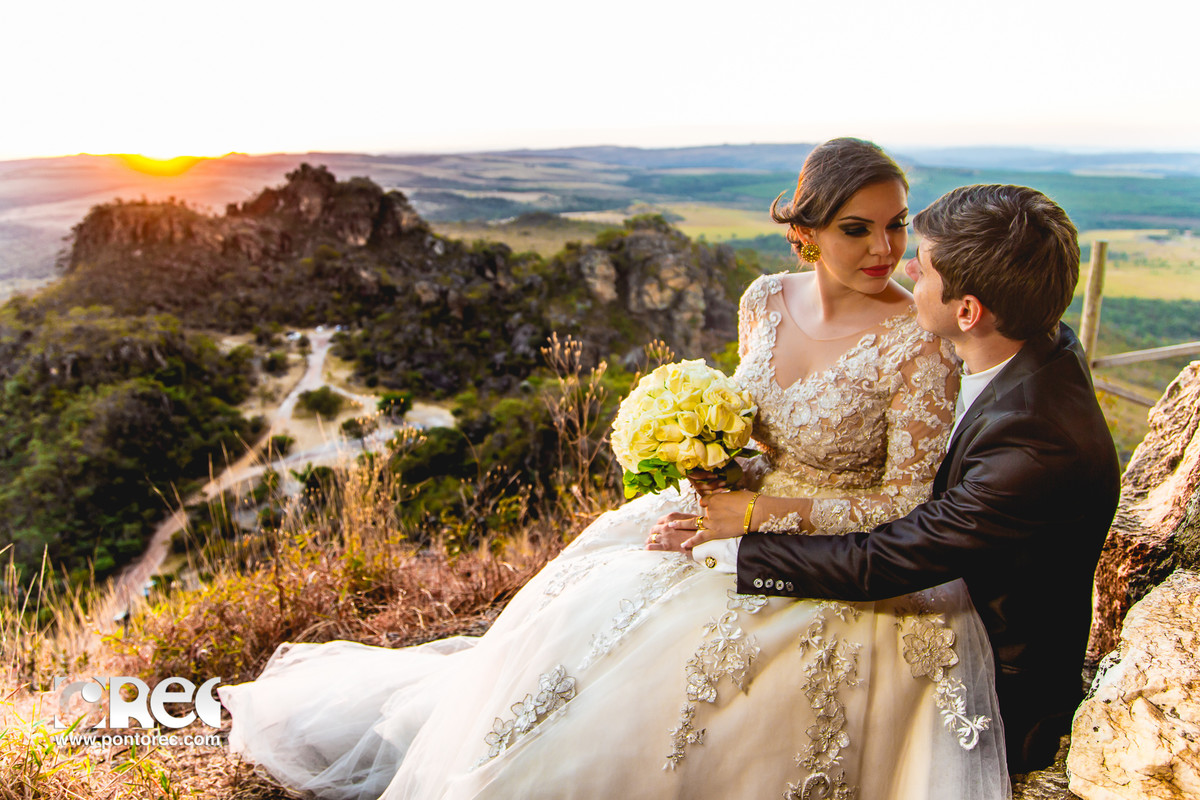 trash de dress, pirenopolis, goias, goiania, fotografia, fotografo de casamento, fotografo, fotografia de casamento, pre casamento, casamento com estilo, instalove,, cachoeira, por do sol