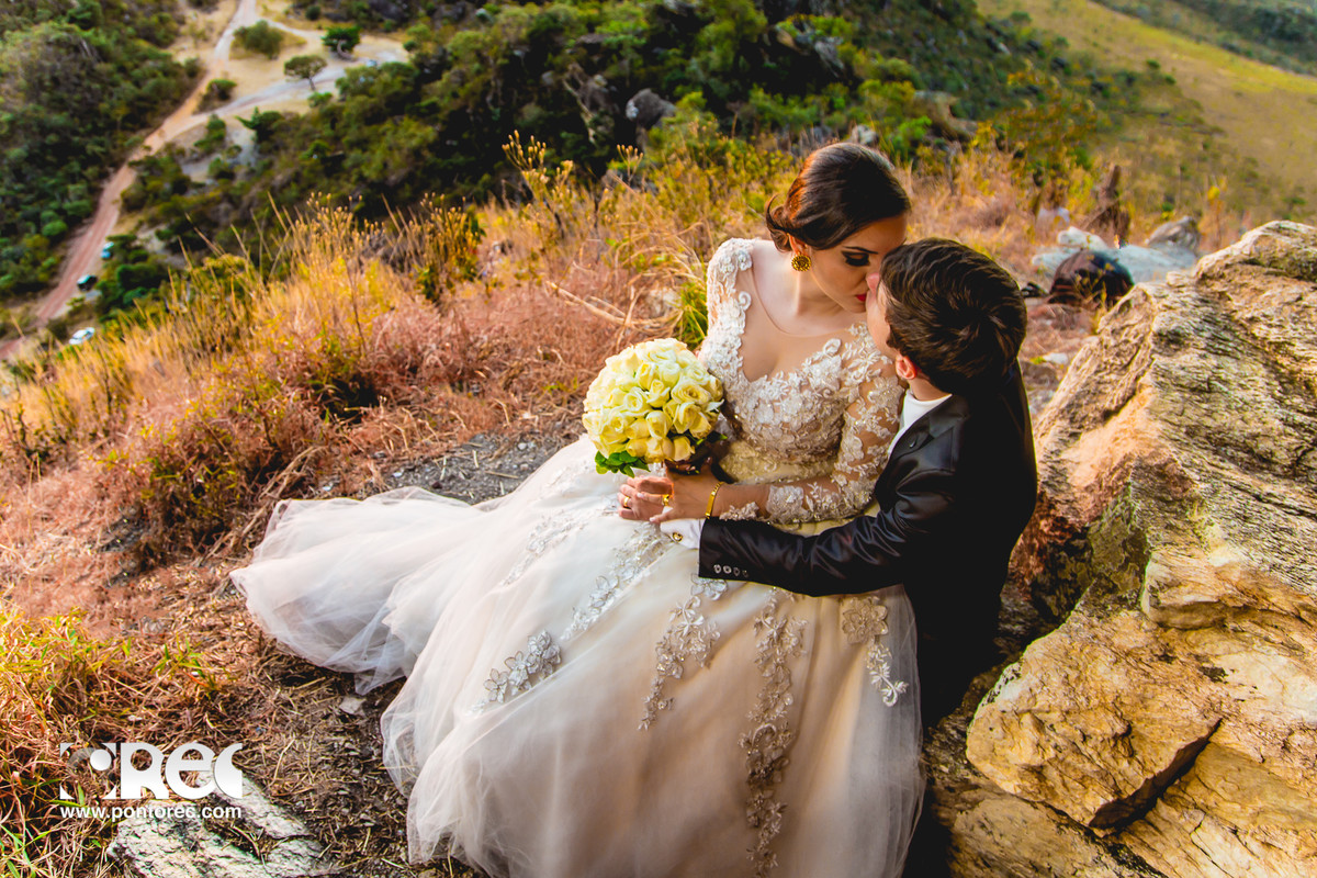 trash de dress, pirenopolis, goias, goiania, fotografia, fotografo de casamento, fotografo, fotografia de casamento, pre casamento, casamento com estilo, instalove,, cachoeira, por do sol