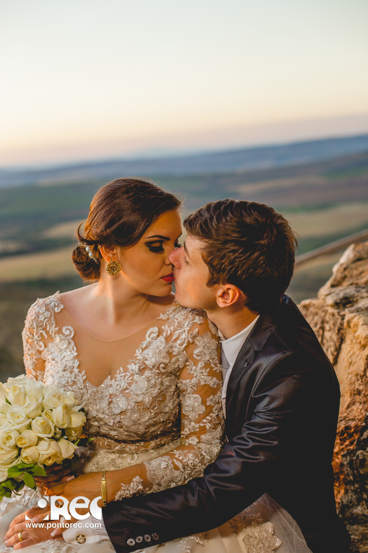 trash de dress, pirenopolis, goias, goiania, fotografia, fotografo de casamento, fotografo, fotografia de casamento, pre casamento, casamento com estilo, instalove,, cachoeira, por do sol
