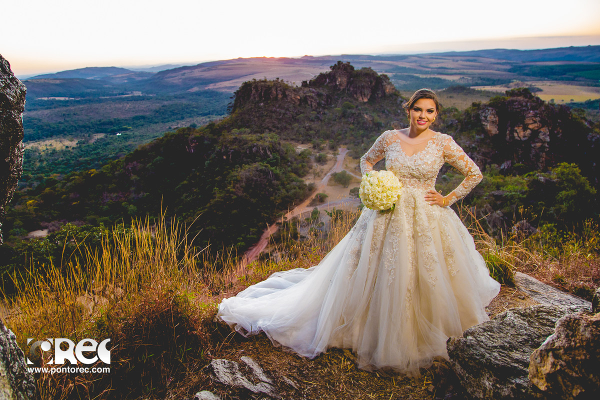trash de dress, pirenopolis, goias, goiania, fotografia, fotografo de casamento, fotografo, fotografia de casamento, pre casamento, casamento com estilo, instalove,, cachoeira, por do sol