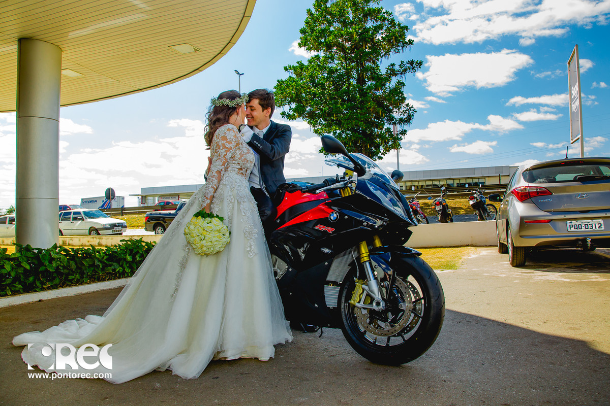 trash de dress, pirenopolis, goias, goiania, fotografia, fotografo de casamento, fotografo, fotografia de casamento, pre casamento, casamento com estilo, instalove,, cachoeira, por do sol, bmw