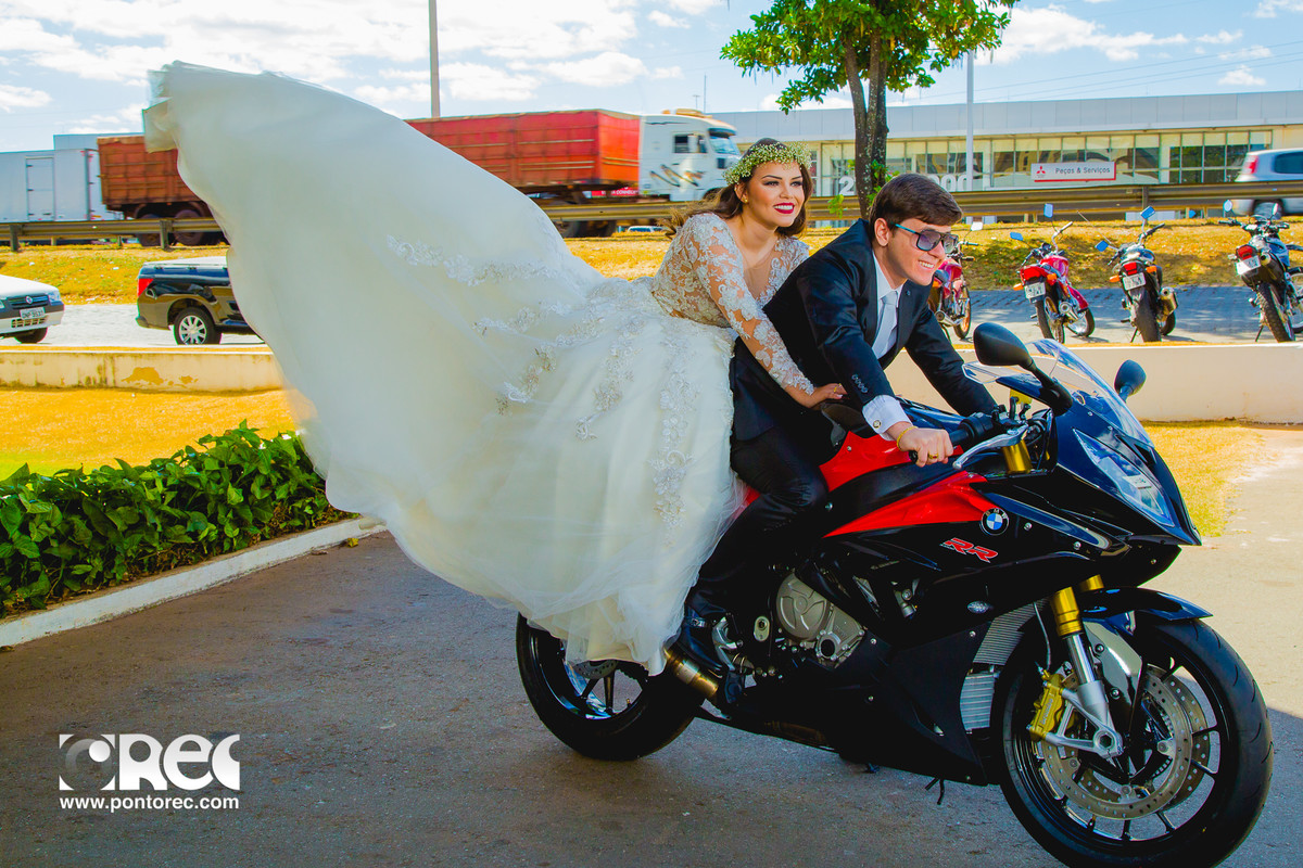 trash de dress, pirenopolis, goias, goiania, fotografia, fotografo de casamento, fotografo, fotografia de casamento, pre casamento, casamento com estilo, instalove,, cachoeira, bmw, noiva de bmw