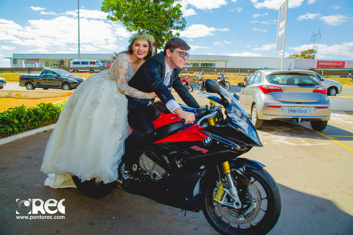 trash de dress, pirenopolis, goias, goiania, fotografia, fotografo de casamento, fotografo, fotografia de casamento, pre casamento, casamento com estilo, instalove,, cachoeira, bmw, noiva de bmw