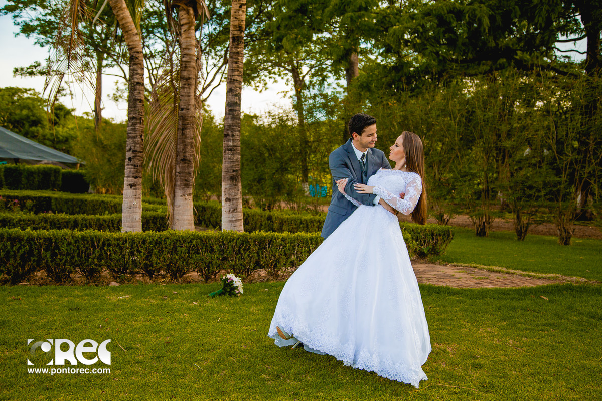 ensaio trash the dress, noivos, noiva, ensaio externo, ensaio noivos, ensaio pre casamento, fotografia de casamento campo grande ms