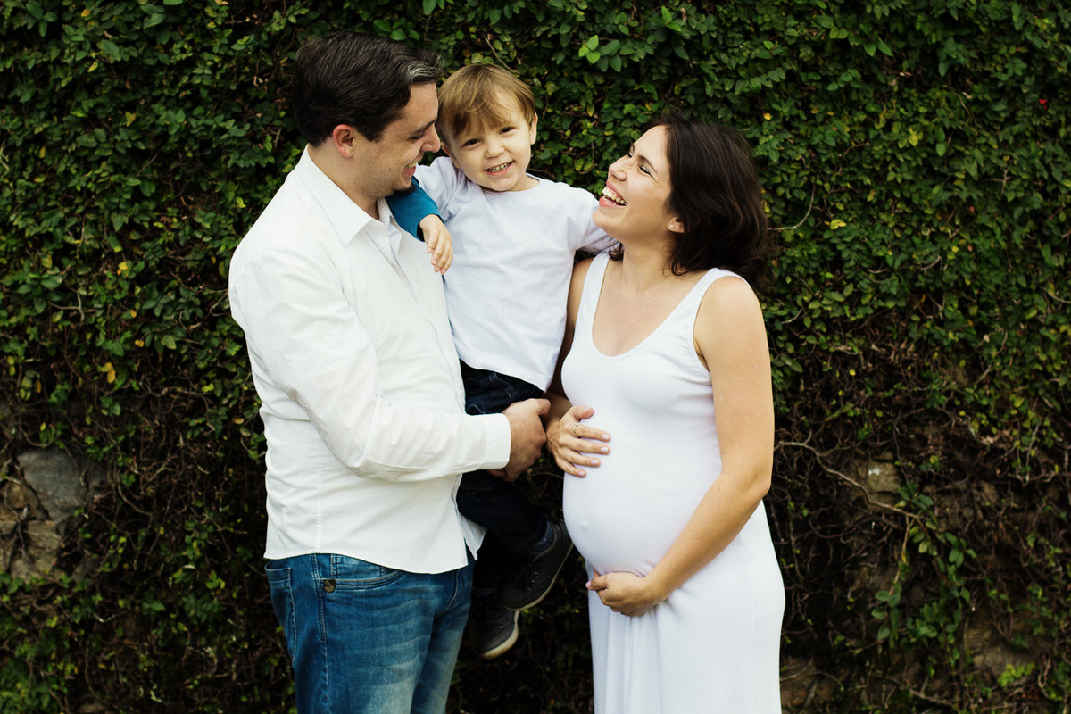 ENSAIO DE GESTANTE COM FAMÍLIA E MUITO AMOR ENVOLVIDO EM INDAIATUBA SP GESTANTE LINDA