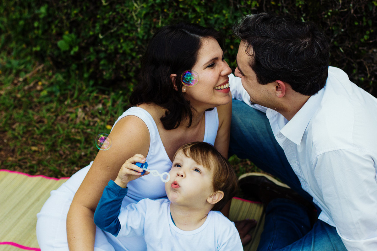 LINDA FAMÍLIA FAZENDO ENSAIO DE GRÁVIDA COM DONA BORBOLETA INDAIATUBA SP ENSAIO MUITO LINDO E EMOCINANTE