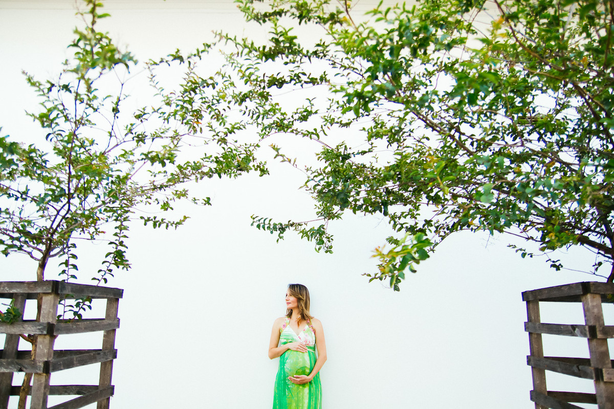 OLHAR DIFERENTE DE FOTOGRAFIA DE GESTANTE, FOTOGRAFIA DE GESTANTE COM LOOK VERDE