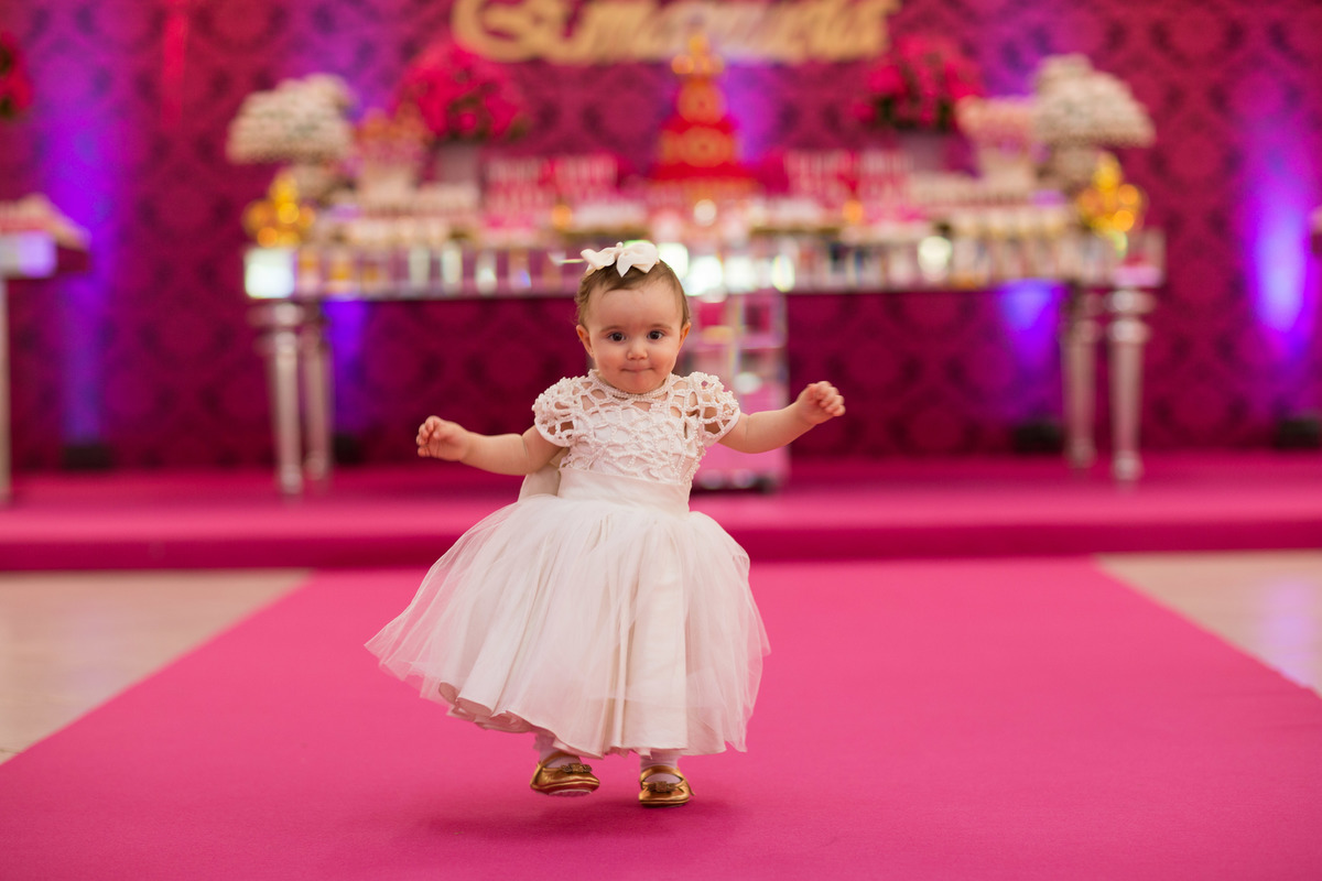 princesa nos seus primeiros passos na sua festa