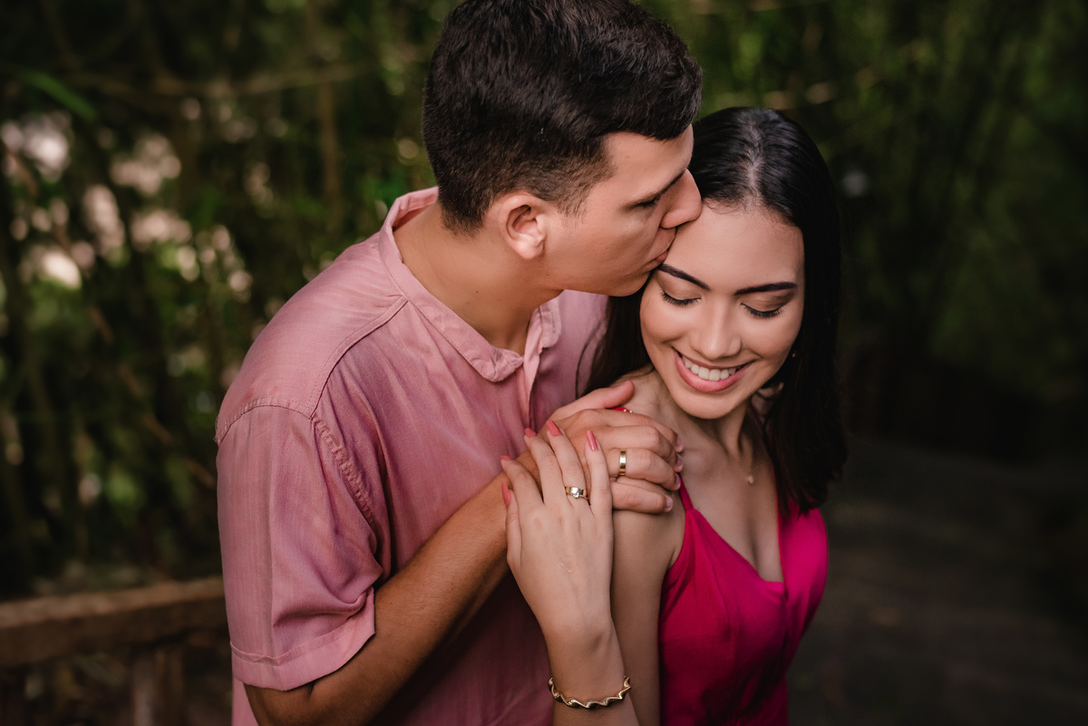 Ensaio de casal na praia_ Tibau do Sul_ Pipa_ RN _ Rio Grande do Norte_ Ensaio pré-casamento _ ensaio de casal_ praia da pipa_ prewedding _ fotógrafo em natal 