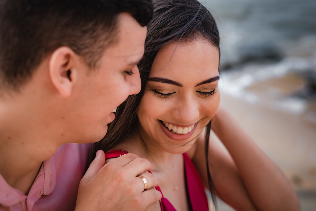 Ensaio de casal na praia_ Tibau do Sul_ Pipa_ RN _ Rio Grande do Norte_ Ensaio pré-casamento _ ensaio de casal_ praia da pipa_ prewedding _ fotógrafo em natal 