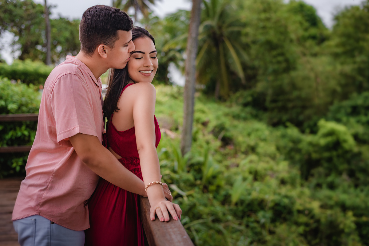 Ensaio de casal na praia_ Tibau do Sul_ Pipa_ RN _ Rio Grande do Norte_ Ensaio pré-casamento _ ensaio de casal_ praia da pipa_ prewedding _ fotógrafo em natal 
