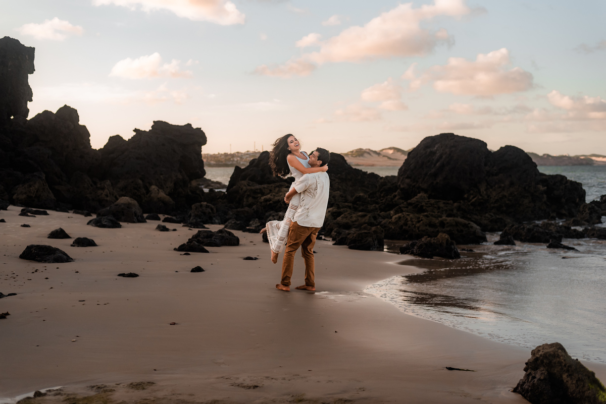 Ensaio de casal em natal rn, ensaio de casal em parnamirim rn, ensaio de casal na praia de cotovelo rn, ensaio de casal com cachorro, ensaio de casal com pet, ensaio de casal com tartaruga, ensaio de casal na praia, ensaio de casal em casa