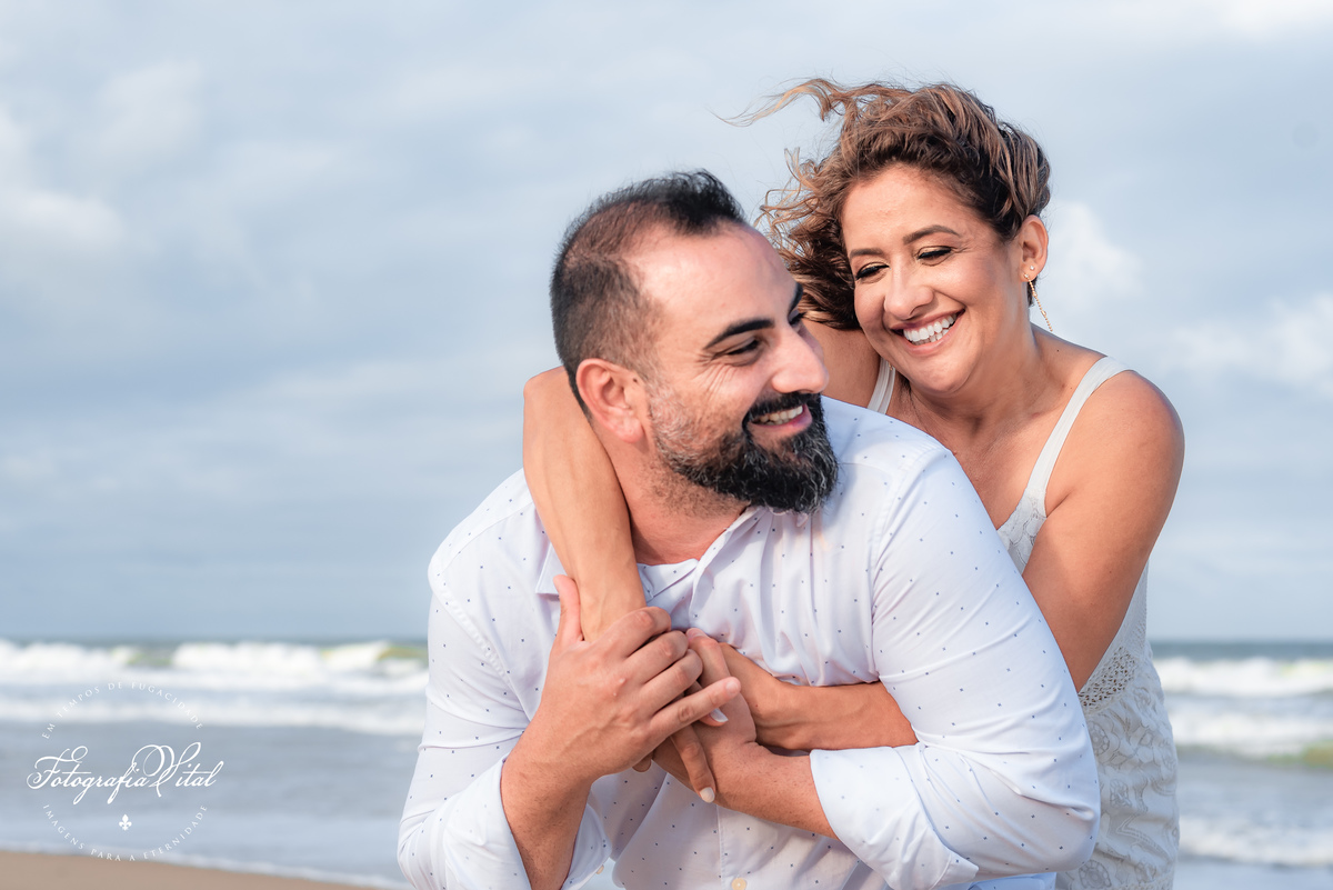 Ensaio de Casal em Natal RN, Fotógrafo de Casamento em Natal. Praia dos Pinheiros, Pinheiros da Via Costeira, Prewedding, Ensaio pré-casamento.