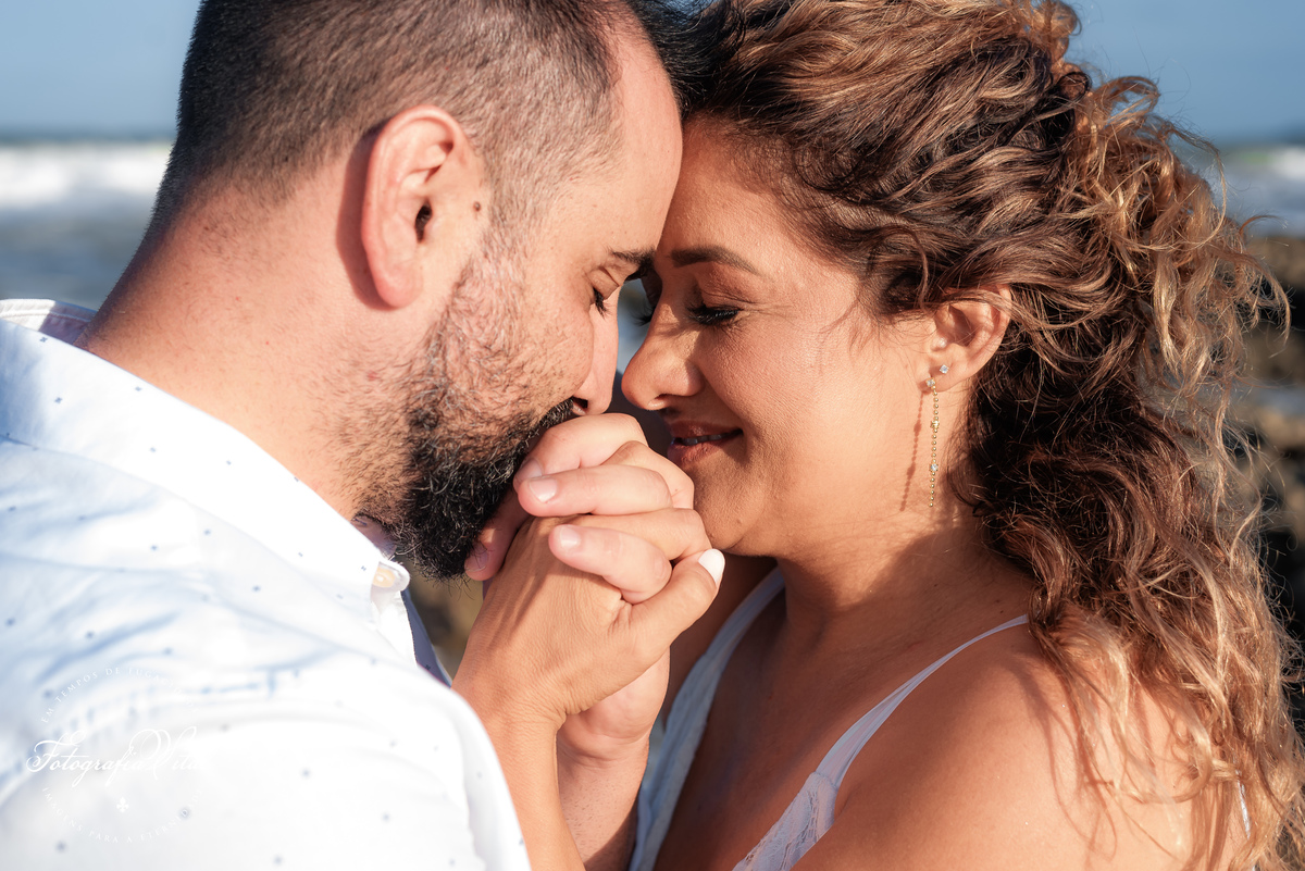 Ensaio de Casal em Natal RN, Fotógrafo de Casamento em Natal. Praia dos Pinheiros, Pinheiros da Via Costeira, Prewedding, Ensaio pré-casamento.