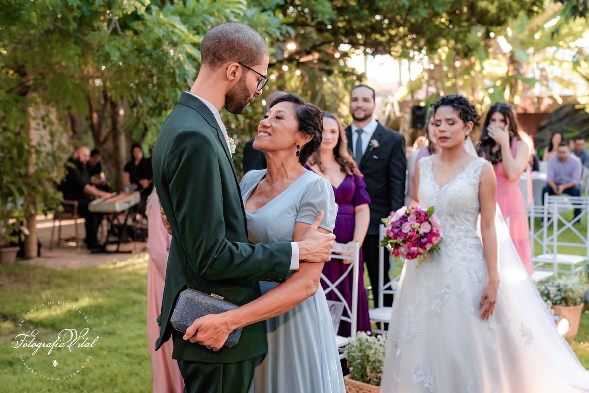 Alamandas buffet e Recepção, Parnamirim / RN, Fotógrafo em natal rn, Casamento em Natal, Casamento no campo, casamento ao ar livre, mãe da noiva cumprimentando o noivo