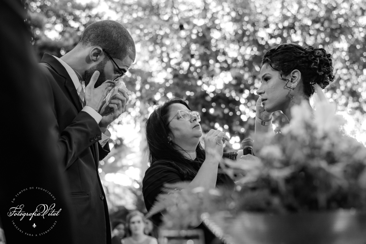 Alamandas buffet e Recepção, Parnamirim / RN, Fotógrafo em natal rn, Casamento em Natal, Casamento no campo, casamento ao ar livre, cerimonialista enxugando lágrimas da noiva