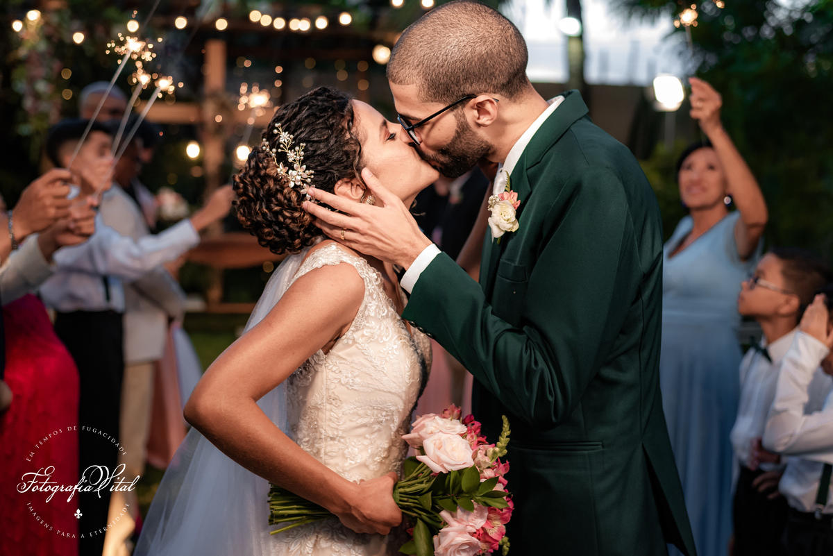 Alamandas buffet e Recepção, Parnamirim / RN, Fotógrafo em natal rn, Casamento em Natal, Casamento no campo, casamento ao ar livre, beijo dos noivos