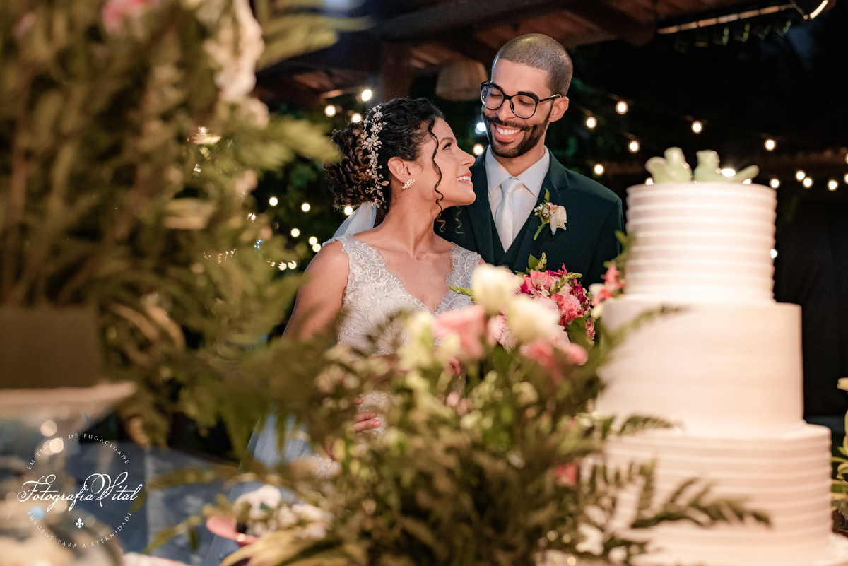 Alamandas buffet e Recepção, Parnamirim / RN, Fotógrafo em natal rn, Casamento em Natal, Casamento no campo, casamento ao ar livre, noivos e bolo de casamento