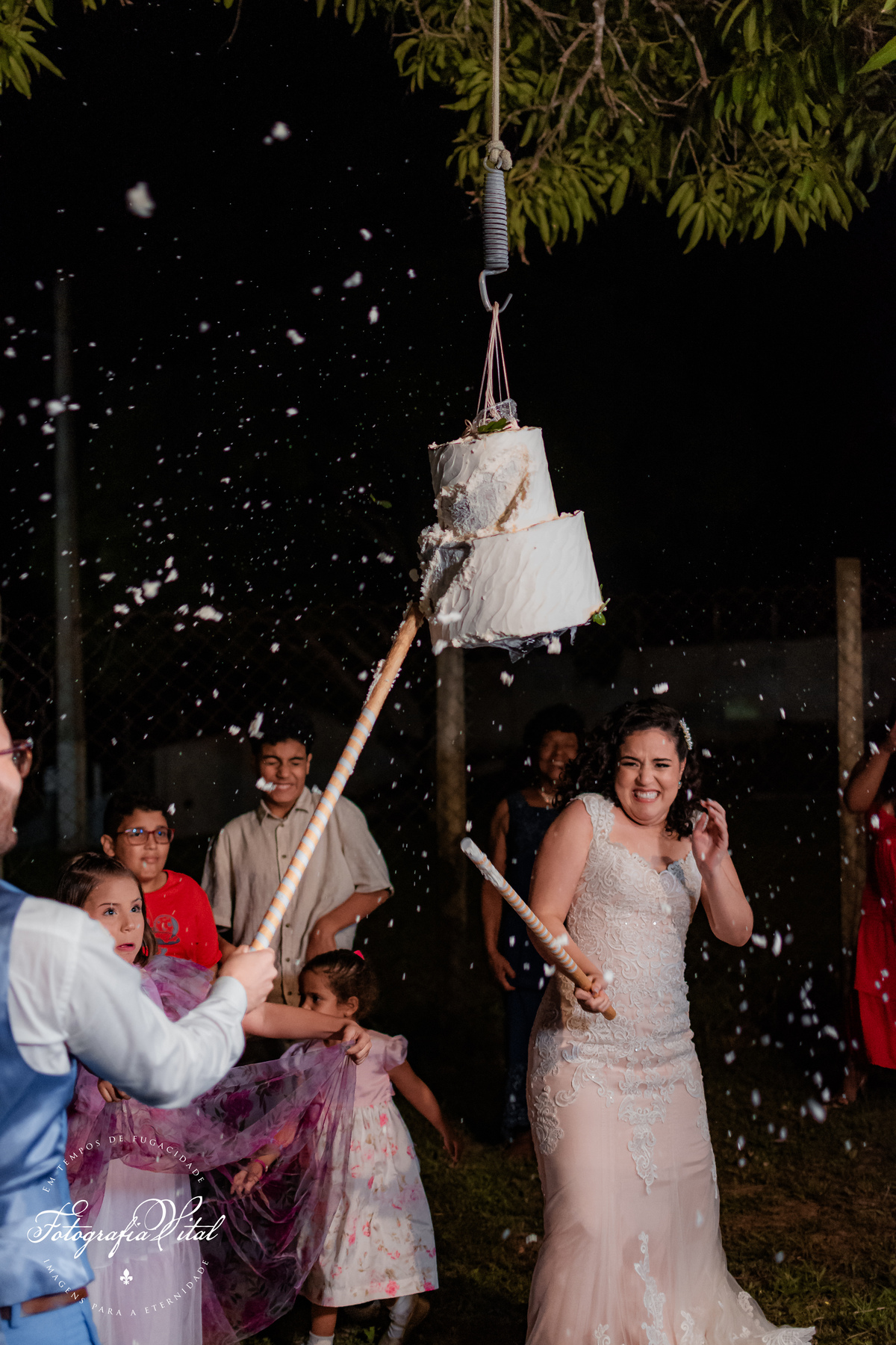 Casamento na Lagoa do Bonfim, Nísia Floresta, Natal RN, Fotografia Vital - bolo de casamento pinhata